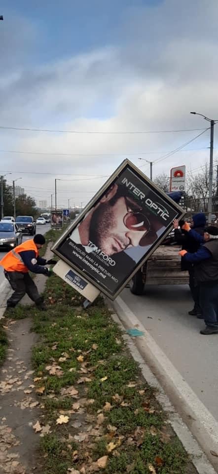 FOTO - 15 panouri publicitare au fost DEMONTATE în sectorul Botanica