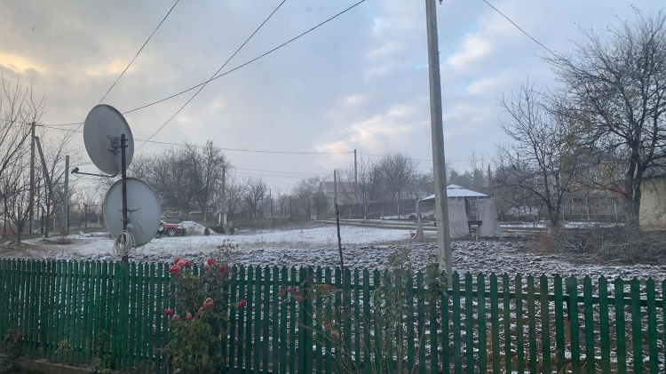 FOTO // Primii fulgi de nea căzuți în Moldova. La Sângerei s-a așternut covorul alb