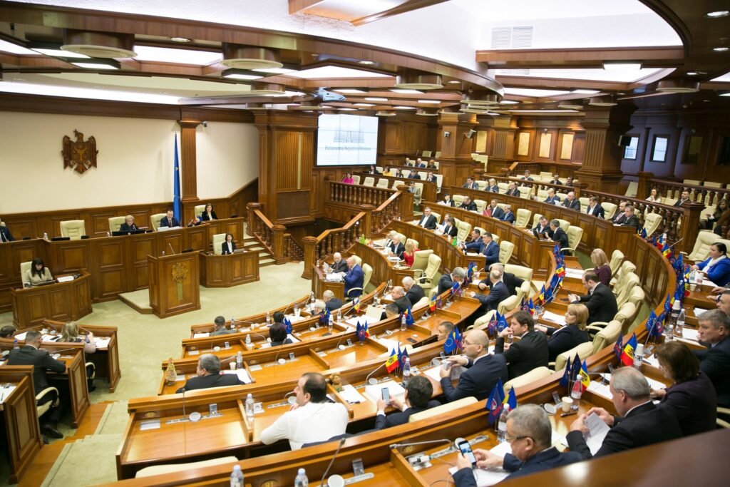 Igor Dodon va propune micșorarea numărului de deputați în Parlament de la 101 la 61 1 Igor Dodon va propune micșorarea numărului de deputați în Parlament de la 101 la 61