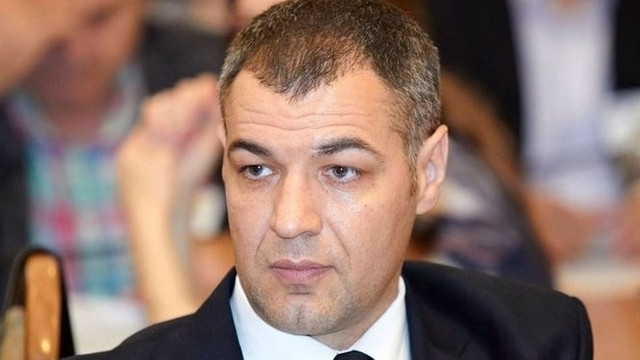 8985f1941aefd22833bafb8d357cec75