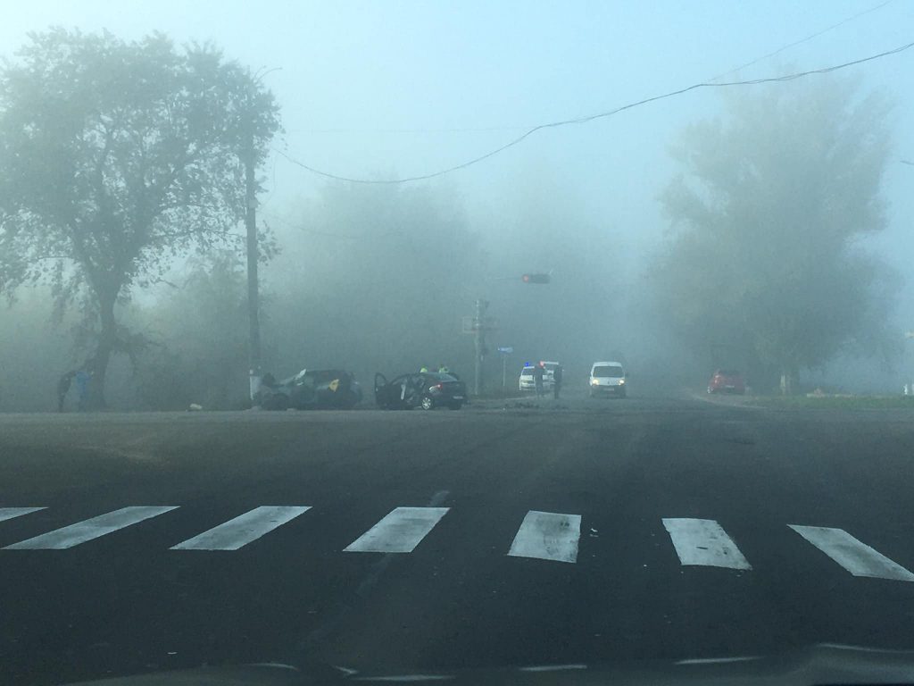 Accident cumplit pe o stradă din capitală: Cinci persoane au fost traumate - FOTO