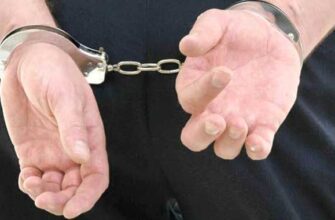 Arestați la Chișinău pentru escrocherii - Au înșelat o pensionară cu peste jumătate de milion de lei 2 catuse arestare