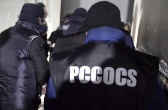 Momentul în care sunt reținuți cei 4 foști polițiști de către PCCOCS - VIDEO 6 images cms image 000094563