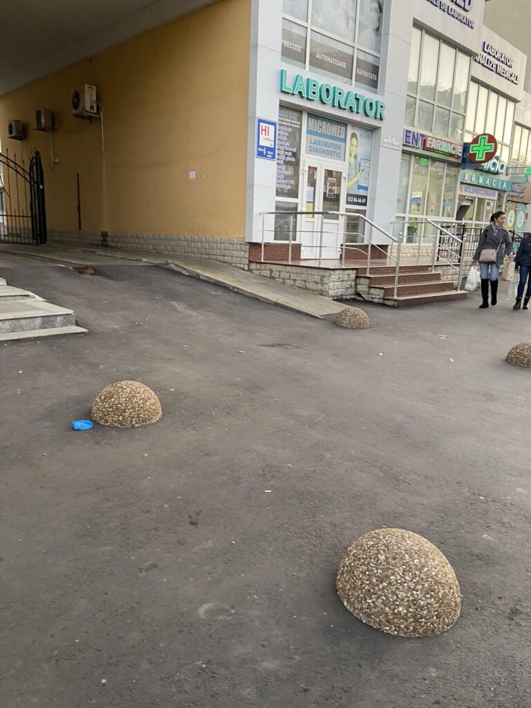 FOTO - Strada Nicolae Testemițanu din capitală, de nerecunoscut