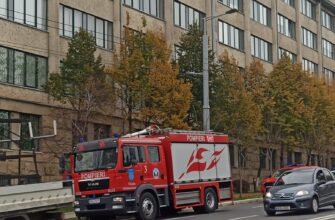 rosu masina 1920x1020 c default