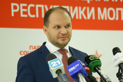 Ironia sorții! Primarul Ion Ceban a adus muncitori din Italia pentru a curăța canalizarea pluvială 1 unnamed 1 3