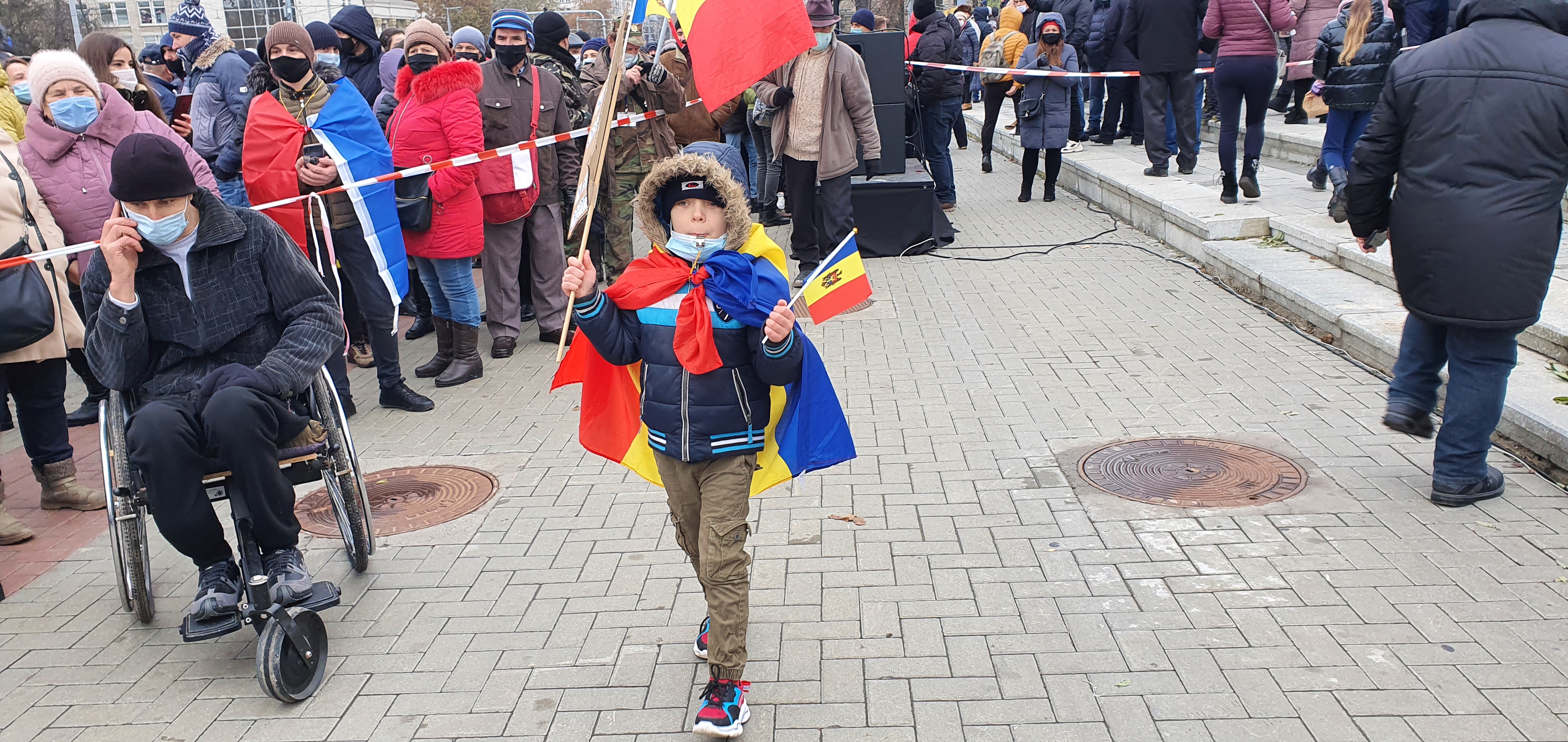FOTO/VIDEO - Cel mai tânăr și activ protestatar din PMAN la protestul organizat împotriva majorității parlamentare