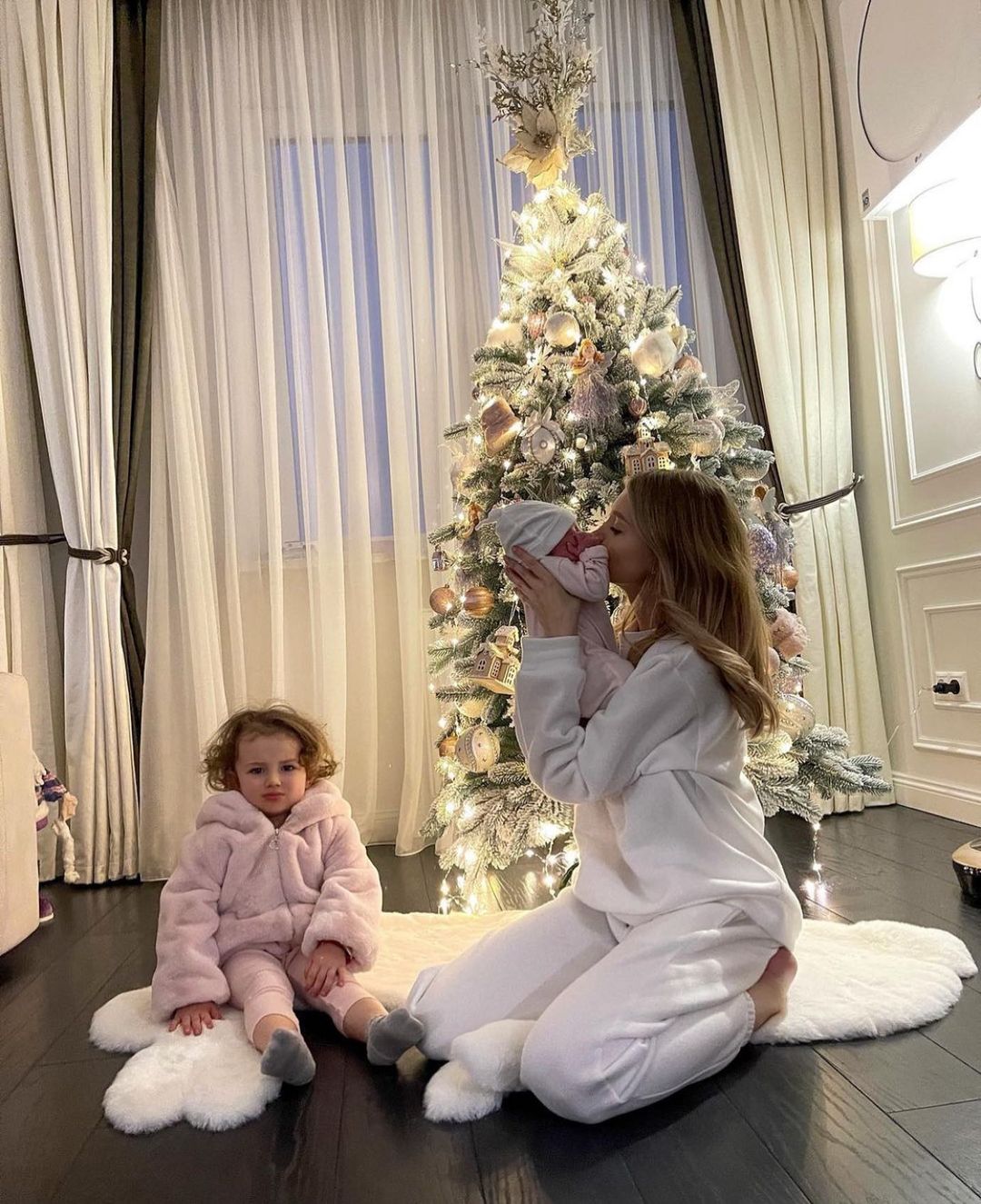 Cei mai frumoși brazi de pe Instagram! Tu cum ți-ai ornamentat casa de sărbători?
