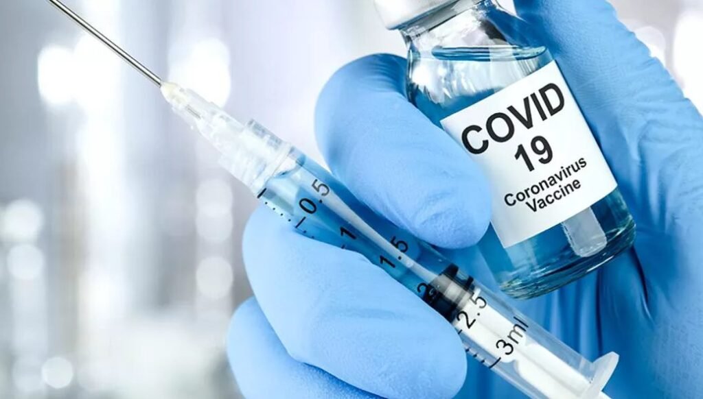Aproape 1000 de cadre medicale s-au vaccinat în România, în prima zi a campaniei