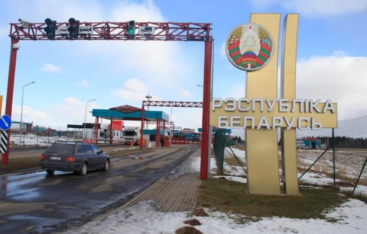 Republica Belarus interzice ieşirile din ţară pe cale terestră