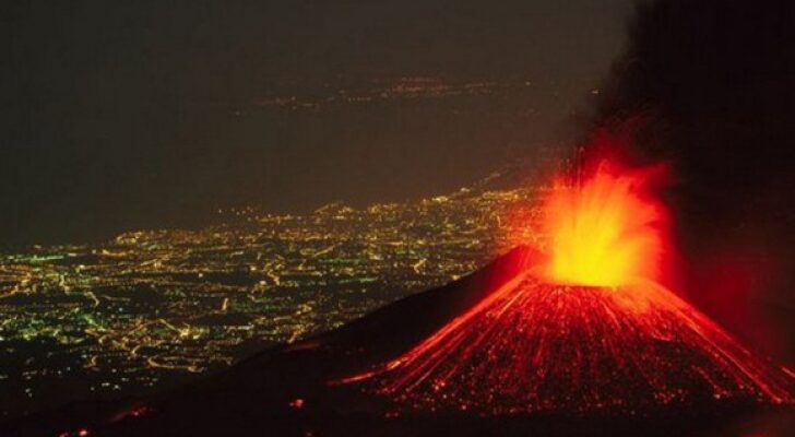 vulcanul etna a erupt 61781100