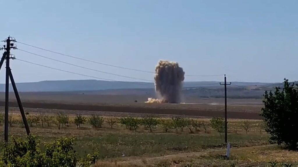 VIDEO// Explozii ca în filme la cariera din Florești! „Ni se distrug casele” - spun oamenii
