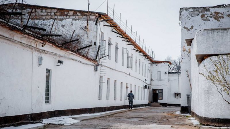 Fostul director al Penitenciarului nr.18, trimis în judecată pentru escrocherii cu cardurile bancare