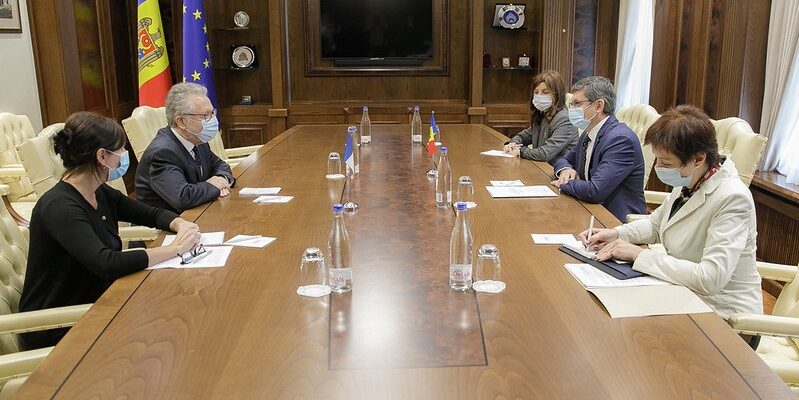 igor grosu s a intalnit cu pascal le deunff ambasadorul republicii franceze la chisinau