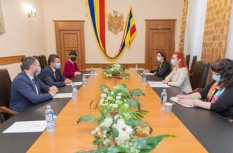 Ana Revenco a avut o întâlnire cu directorul Japan Tobacco International Moldova (JTI), Dorin Pavaloi 4 Ana Revenco a avut o întâlnire cu directorul Japan Tobacco International Moldova (JTI), Dorin Pavaloi