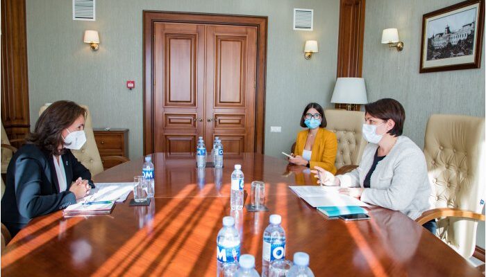 natalia gavrilita a avut o intrevedere cu sefa biroului berd in republica moldova angela sax
