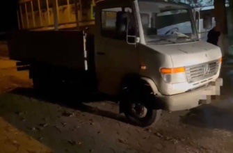 Peste două tone de alcool etilic, fără acte de proveniență, depistate într-un autovehicul de marca ”Mercedes” 1 peste doua tone de alcool etilic fara acte de provenienta depistate intr un autovehicul de marca mercedes