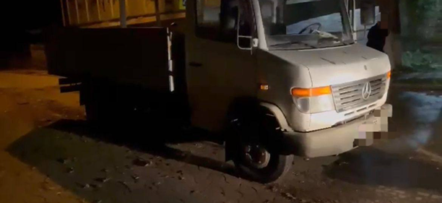 Peste două tone de alcool etilic, fără acte de proveniență, depistate într-un autovehicul de marca ”Mercedes” 1 peste doua tone de alcool etilic fara acte de provenienta depistate intr un autovehicul de marca mercedes