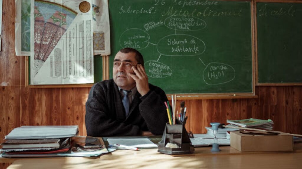 profesorii risca sa ramana fara salarii pentru lunile octombrie noiembrie