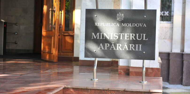 un colonel al ministerului apararii suspectat ca a vrut sa scape un tanar de armata contra 800 de euro