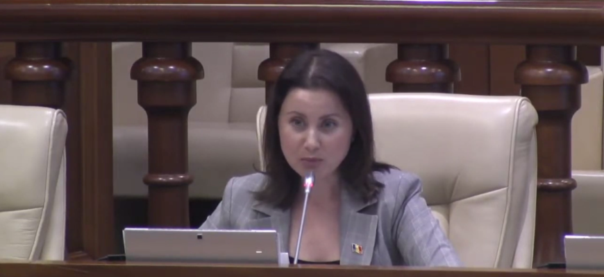 un deputat pas critica activitatea conducerii cnpf in baza unui numar mic de like uri pe facebook