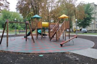 FOTO// Un nou teren de joacă a fost amenajat în cartierul Telecentru. Ceban: Este dotat cu toate cele necesare