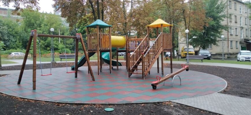 un nou teren de joaca a fost amenajat in cartierul telecentru