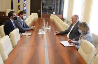 FOTO// Vasile Bolea, vicepreședintele Comisiei juridice, numiri și imunități, s-a întâlnit cu Ehsan Aleaziz, ofițerul politic al Ambasadei SUA