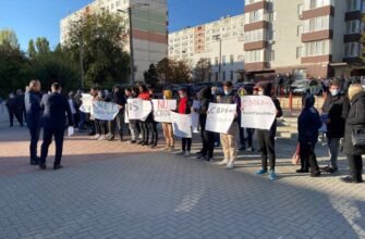 Protest la Judecătoria Chișinău, unde se va examina arestul lui Stoianoglo
