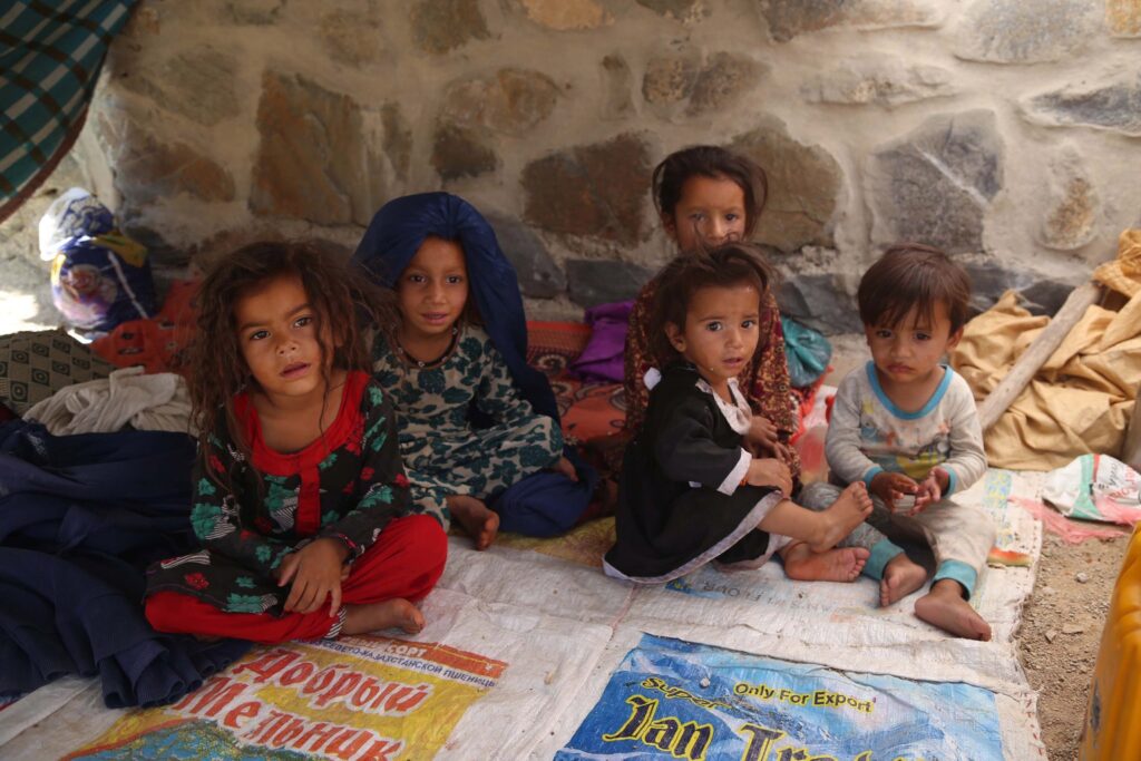 afganistan copii foame talibani