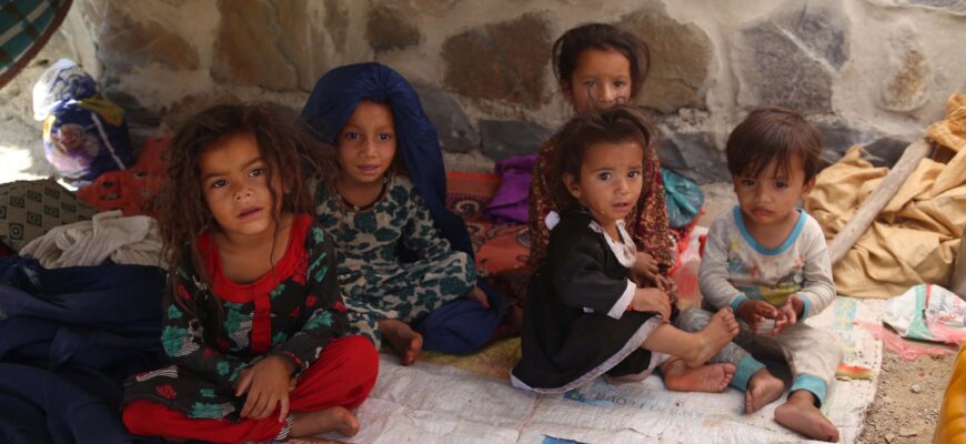 afganistan copii foame talibani