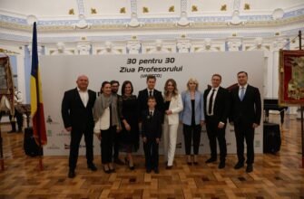 FOTO// Mai mulți profesori au fost premiați de Asociația Obștească ”Ștefan cel Mare și Sfânt”