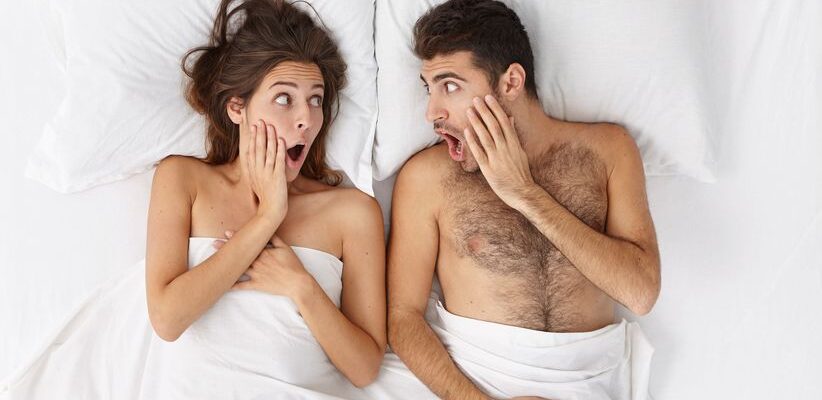 cuplu in pat shutterstock 725467639