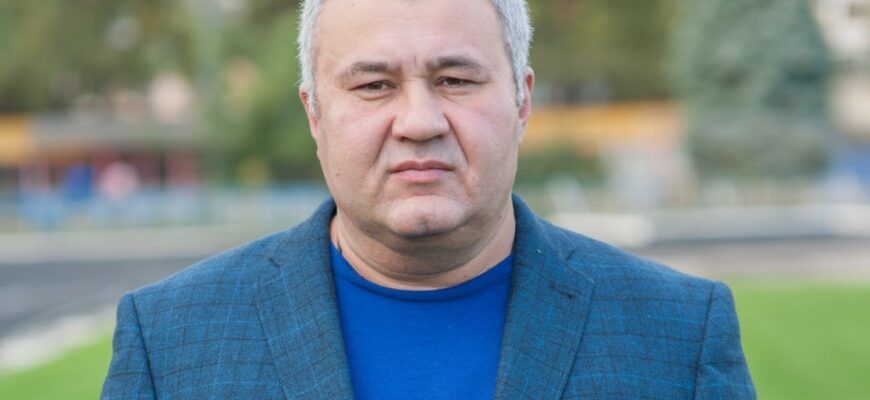 grigorisin nu are sprijinul meu si al partidului nostru. stiu eu pentru ce el candideaza 1