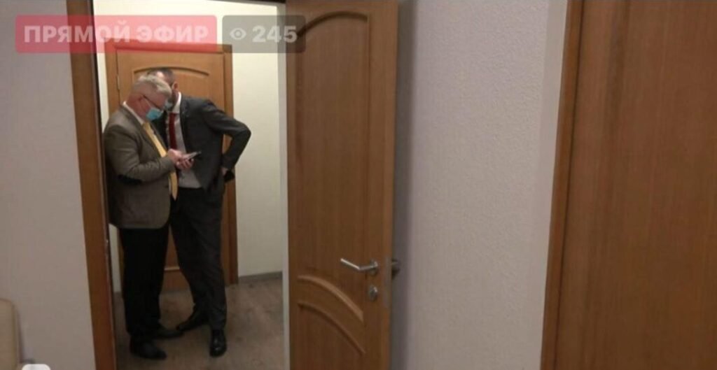 FOTO// Cum ar fi obținut Sergiu Litvinenco semnătura decisivă la ședința CSP care a dus la reținerea lui Stoianoglo