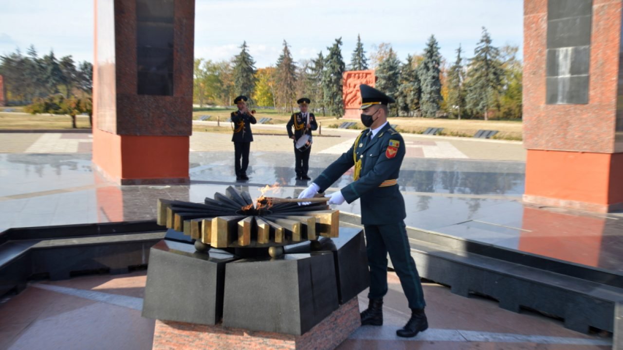 Focul veșnic de la memorialul ”Eternitate” a devenit ”temporar”. Acesta a fost deconectat din cauza crizei gazelor