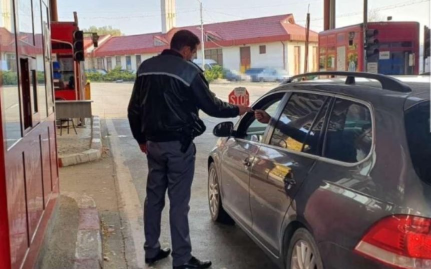 Un bărbat din Republica Moldova va fi cercetat penal după ce a prezentat la frontieră acte false