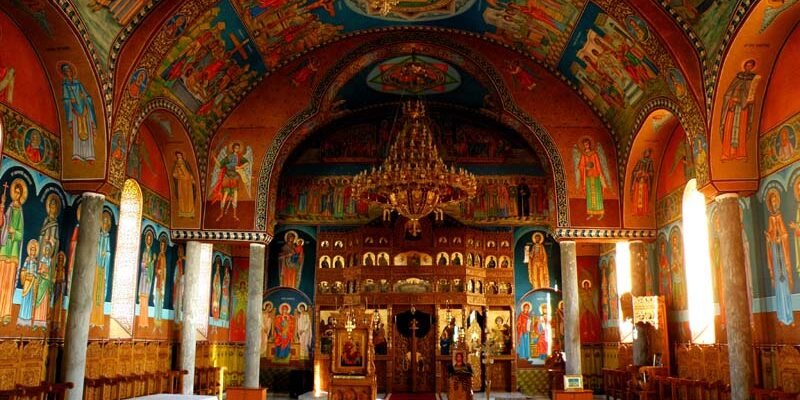 Nu au vrut crucifix la MAI, dar vor biserică în curtea Ministerului Apărării. Când va fi gata construcția