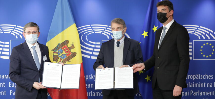 51713691074 20c8f65bdf b