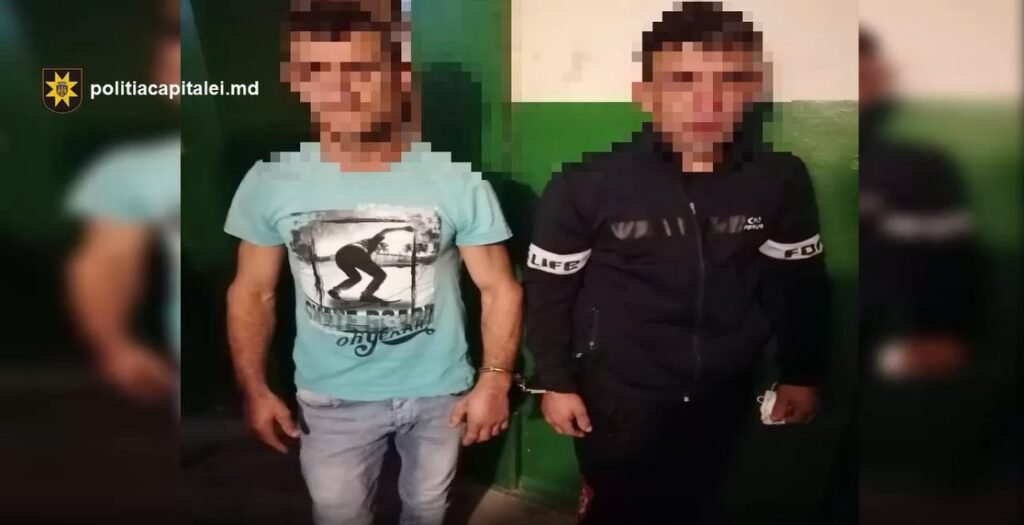 VIDEO// Autorii unui atac tâlhăresc, comis la începutul lunii octombrie, reținuți de Poliția Capitalei 1 VIDEO// Autorii unui atac tâlhăresc, comis la începutul lunii octombrie, reținuți de Poliția Capitalei