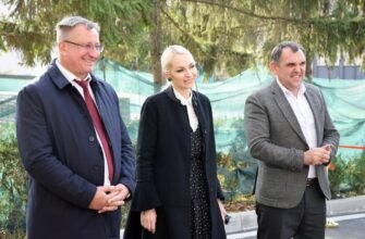 VIDEO// Echipa Partidului ȘOR continuă amenajarea curților de bloc, la Orhei