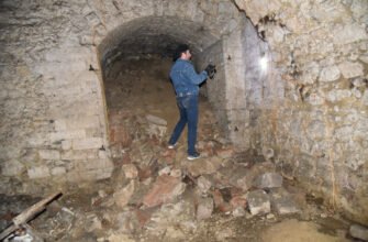 O echipă de arheologi face săpături pe locul unde s-a aflat vatra istorică a Chișinăului