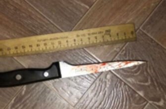 O femeie și-a înjunghiat concubinul cu un cuțit de bucătărie. Atacul sângeros a pornit de la o ceartă