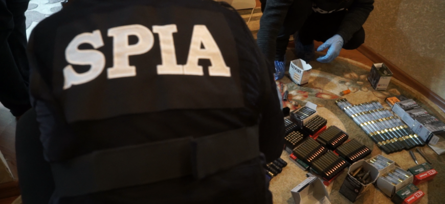 ofiterii spia au descins cu perchezitii la domiciliul a 4 angajati ip floresti