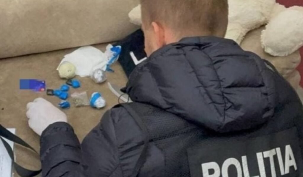 VIDEO// Fost militar al Armatei Naționale a fost reținut fiind suspectat de vinderea drogurilor