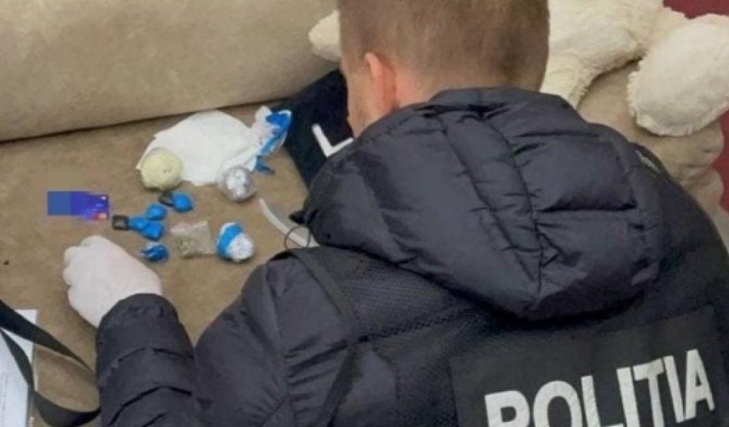 VIDEO// Fost militar al Armatei Naționale a fost reținut fiind suspectat de vinderea drogurilor
