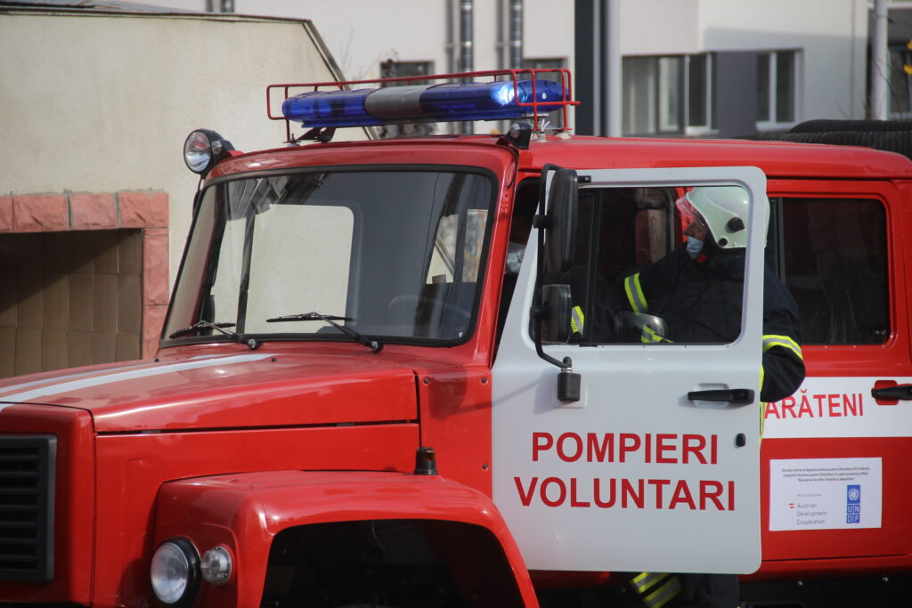 trei statii comunitare de pompieri din raioanele cantemir ungheni si leova au fost dotate cu autospeciale de interventie