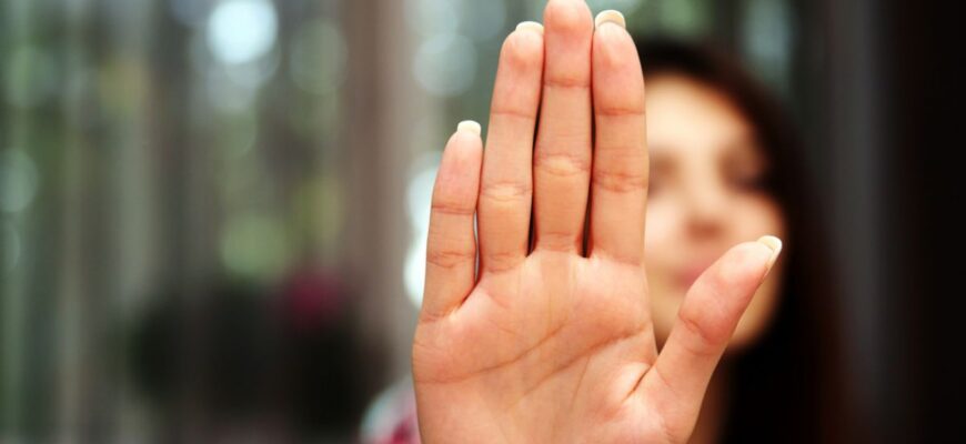 un tanar de 21 de ani suspectat de hartuire sexuala dupa ce a constrans o femeie sa intretina relatii cu el