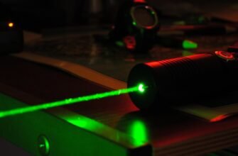 VIDEO// Doi copii au ajuns la poliție, după ce au orbit mai mulți șoferi cu laserul