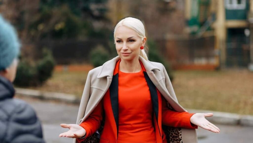 astazi vom invinge raul de la noi din tara. iesim cu totii la protest